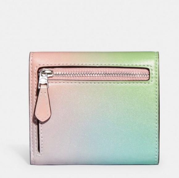 New 🎀 Coach Wyn Small Wallet With Ombre Gold/Pale Pistachio Multi - Picture 3 of 5